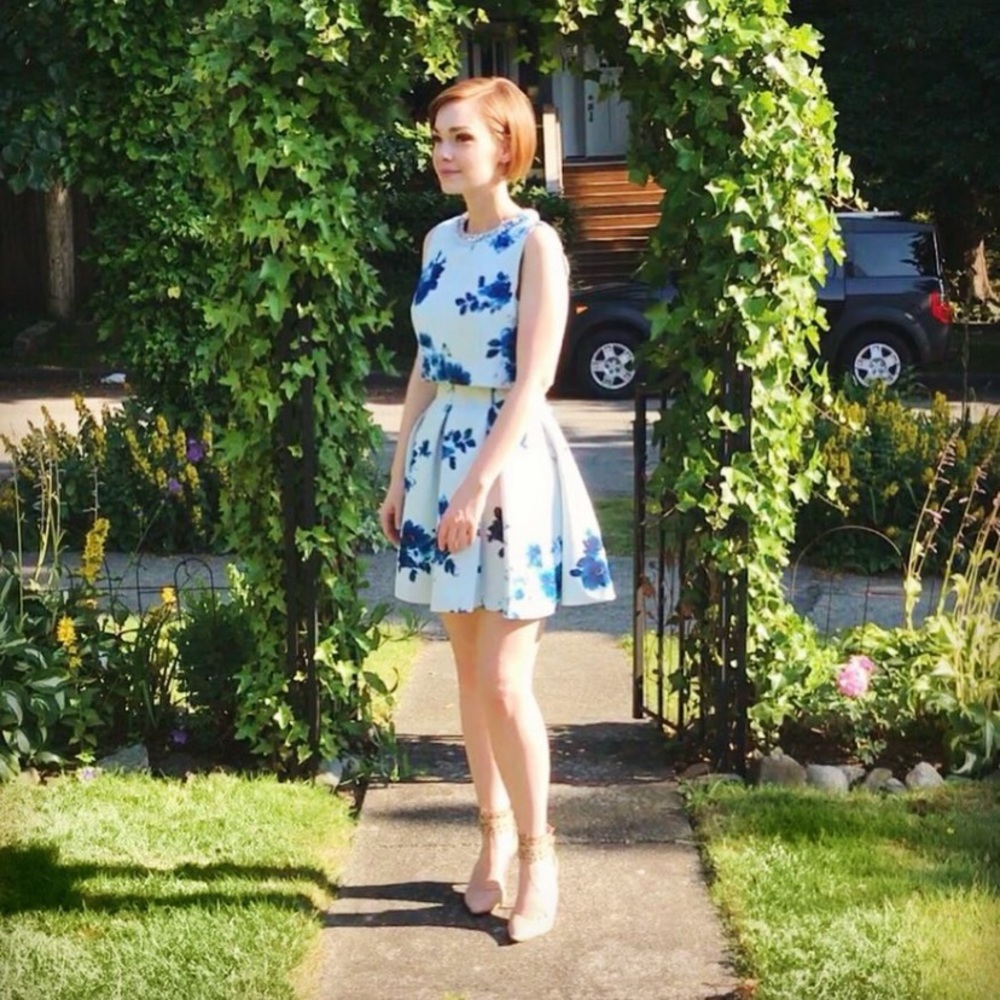 Blue 👗 Floral Dress w/attached Necklace